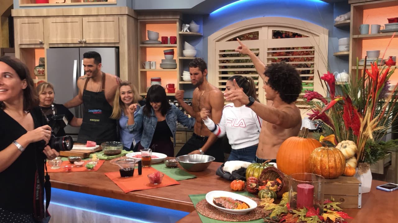 El desfile de chicas comenzó, había que aprovechar los cortes comerciales.