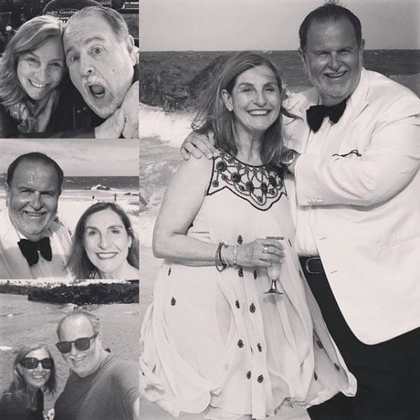 "Hoy celebro 24 años de estar casado con Mily y me entero en el aeropuerto de Washington mientras espero a regresar después de ver a Mía. Mily te amo", escribió el presentador al lado de este collage con imágenes de los dos.