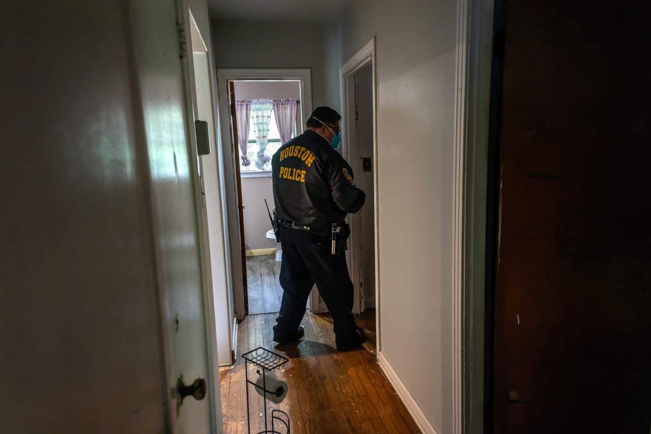 Una Vigilancia de Vacaciones es un servicio proporcionado por la Oficina del Sheriff del Condado de Harris para los ciudadanos que residen en las áreas no incorporadas.