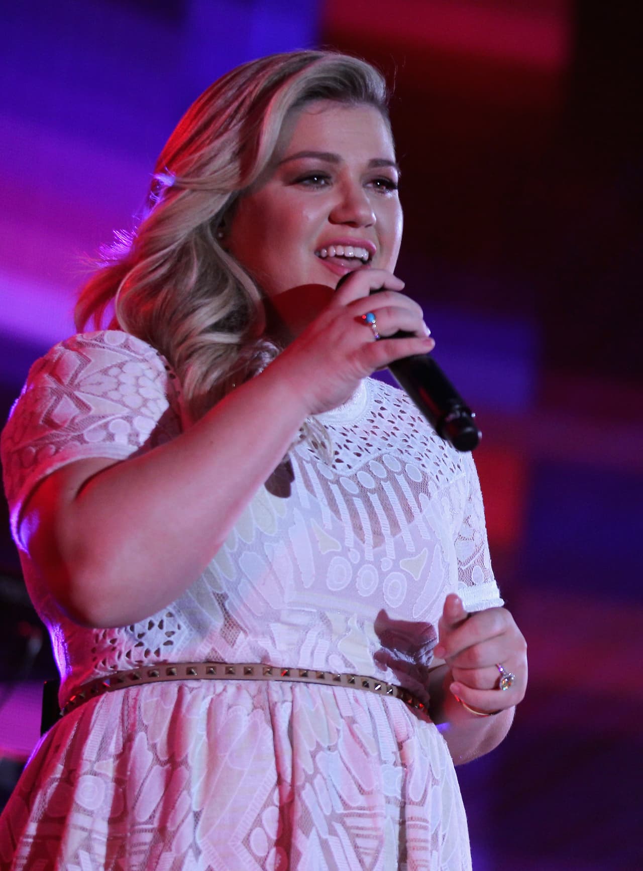 La intérprete de 'Because of You' celebró un año más de vida este 24 de abril.