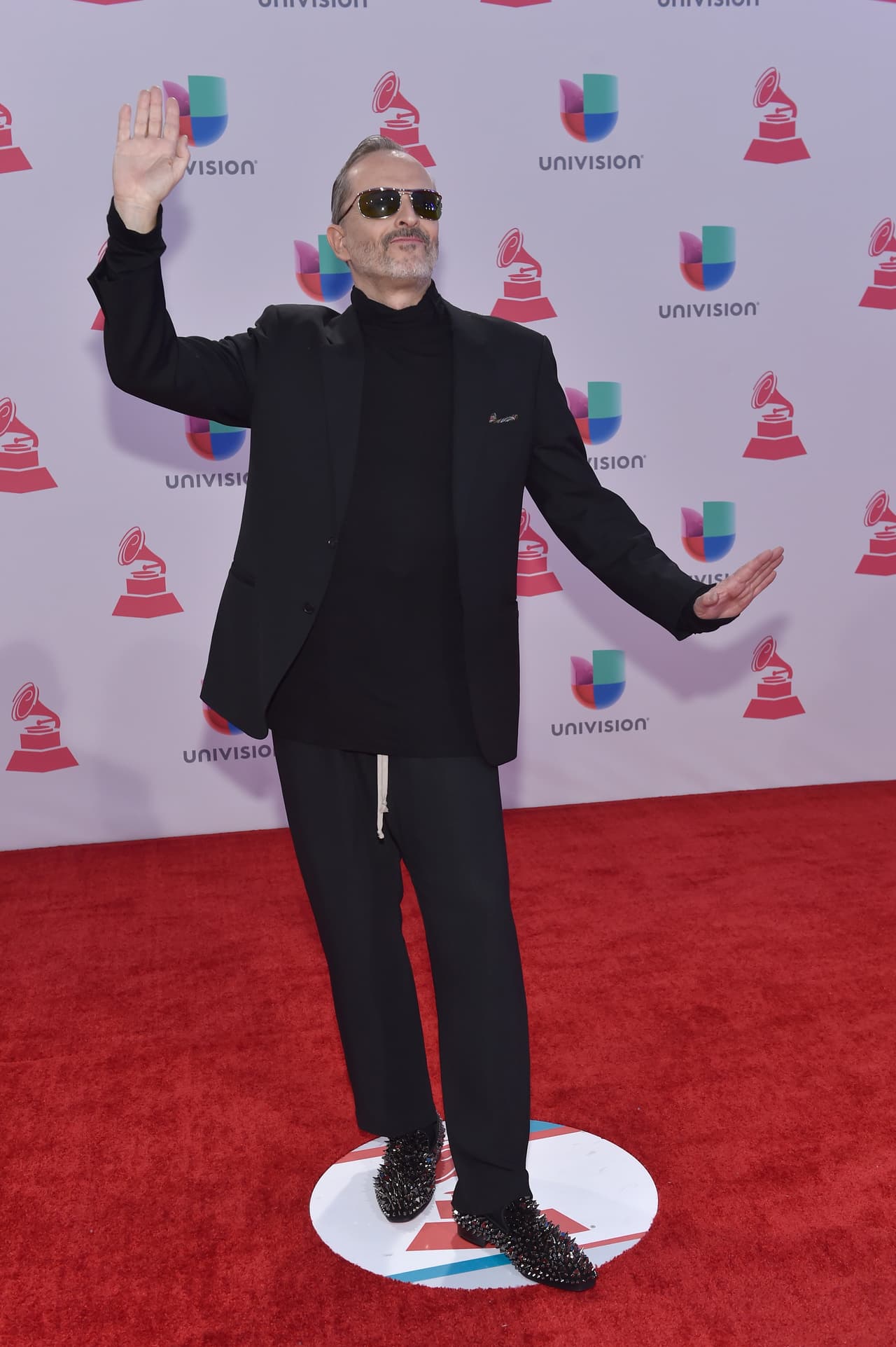 Pero mientras la exsuegra reveló estas y otras intimidades, la hermana de Miguel Bosé, Lucía Dominguín, salió en su defensa.
<br>