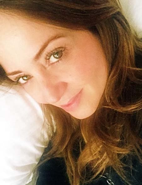 De vez en cuando la piel de tu rostro requerirá de una exfoliación o limpieza más profunda para deshacerse de las células muertas y favorecer la regeneración celular.