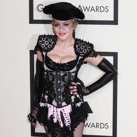 A pesar de que sus últimos discos no han sido un fenómeno como lo fue 'Like a Virgin', Madonna sigue en el gusto de sus fanáticos, quienes hoy celebran con ella sus 57 años. ¡Felicítala!