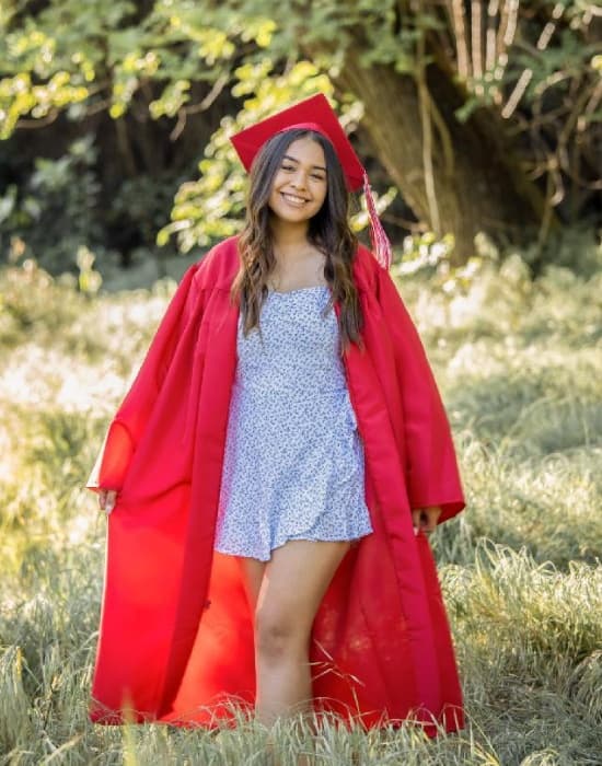 <b>Victoria Rodríguez Ochoa</b> — Preparatoria
<br>
<br>"Ella es nuestro orgullo por ser una estudiante dedicada".