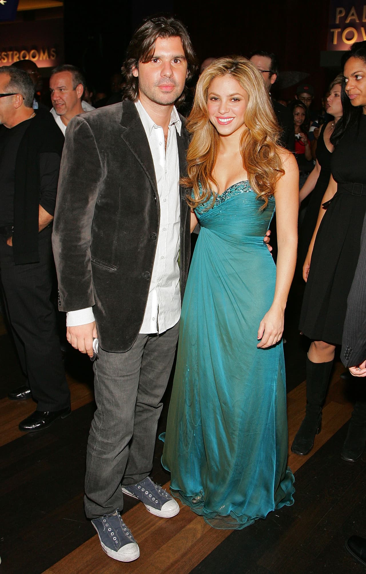 Después de 11 años de noviazgo, en 2011 Shakira y Antonio dieron por terminada su relación sentimental. Así lo dieron a conocer mediante un comunicado, aunque Antonio continuó trabajando con la colombiana por un tiempo más.