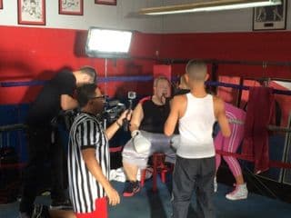 Raúl de Molina se preparó para su gran batalla en el ring del boxeo contra Carlitos el Productor. Y su entrenadora Ximena Cordoba estuvo allí apoyándolo todo el tiempo.