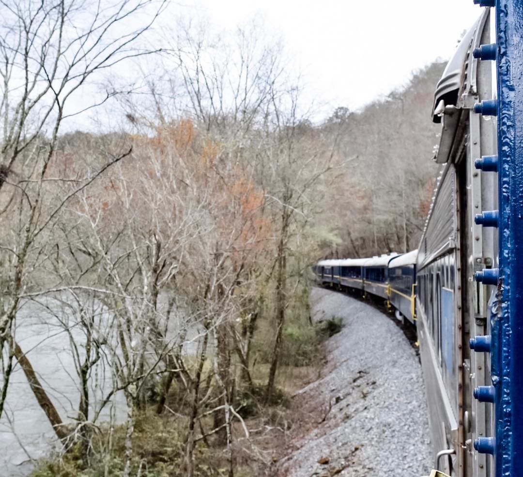 Conoce más sobre el Blue Ridge Scenic Railway, 
<b><a href="https://brscenic.com/" target="_blank">aquí</a></b>.