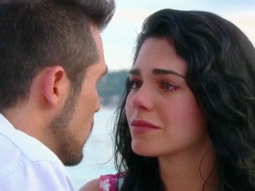 Ya nos dimos cuenta que a Fiorella y Pedro les gusta besarse entre lágrimas. ¿Les sabrán más ricos?