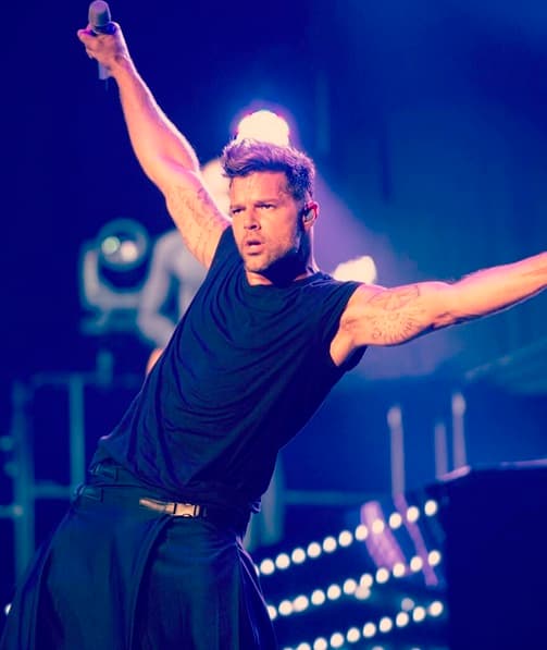 Ricky Martin tiene todo para estar feliz, pues además de haber sido nominado a Latin GRAMMY no para de trabajar, para muestra compartió esta foto en sus redes sociales.
