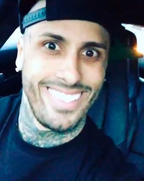 El reggaetonero está brincando de la emoción y estos días hizo divertidos videos en donde aparece bailando.