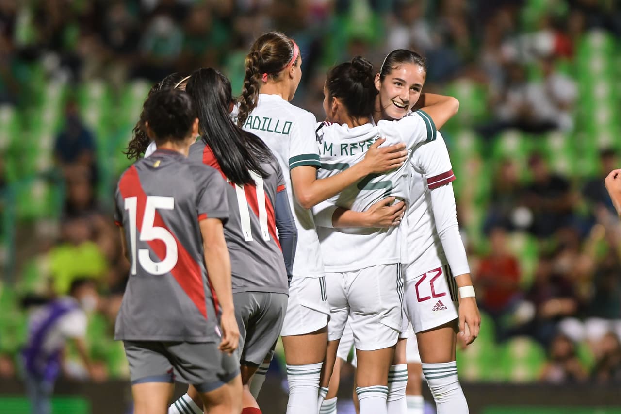 El Tricolor Femenil fue muy superior a Perú, a la que volverá a enfrentar el martes a puerta cerrada.