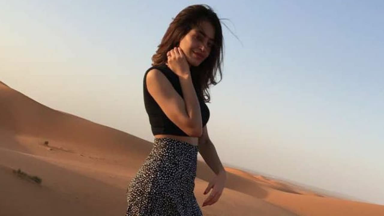 Liberan sin cargos a la joven que fue arrestada por llevar minifalda en Arabia Saudita