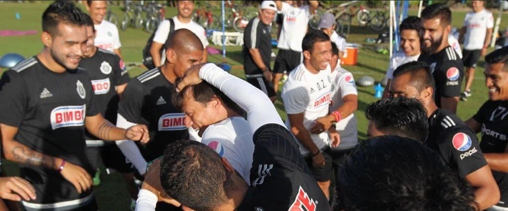 Chivas festeja cumpleaños de Matías Almeyda
