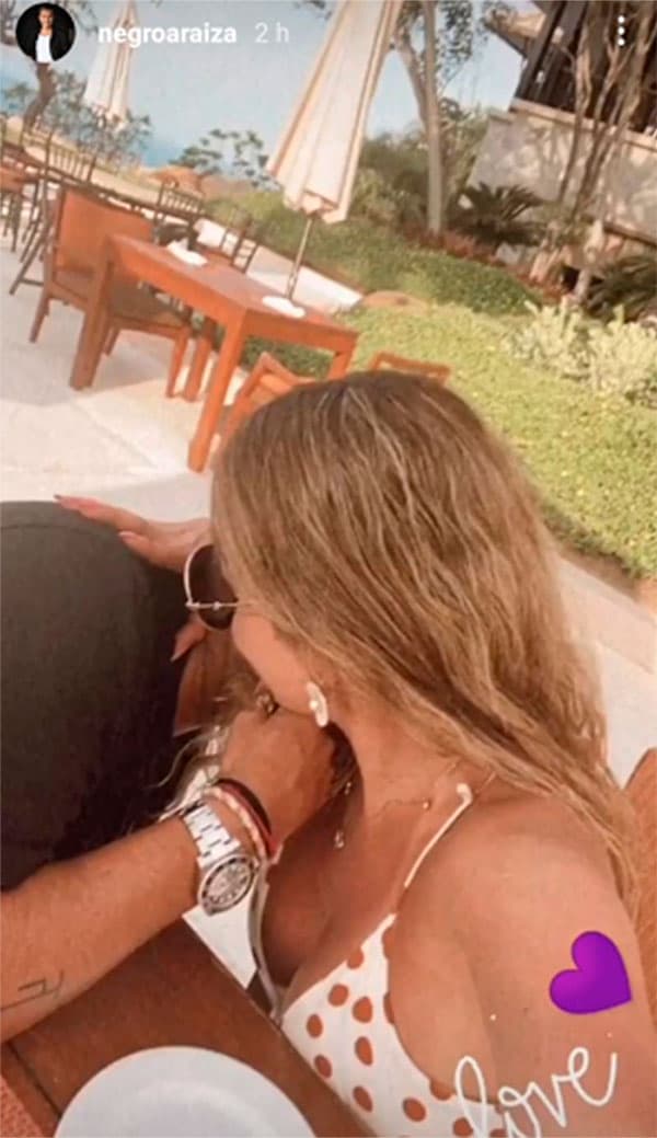 "La verdad es que yo tomé la decisión, y el motivo por el que le pusimos punto final fue porque 
<b><a href="https://www.univision.com/famosos/raul-araiza-novia-saca-lo-mejor-fotos" target="_blank">sí pesaron los 21 años de diferencia</a></b> entre nosotros", admitió el actor de 57 años. 
<br>