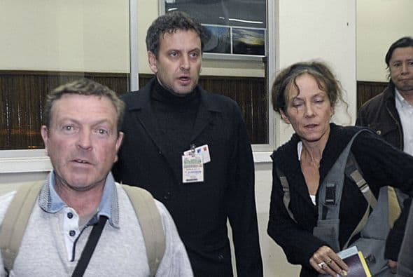 Indicó que el niño estuvo bastante tiempo por Latinoamérica y se comunica en español y a veces es difícil entenderlo.