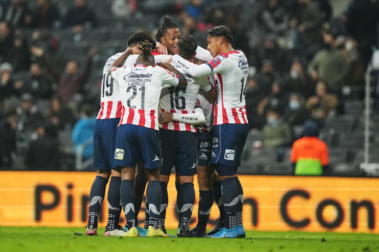 Monterrey controla el partido durante casi los 90 minutos, pero su delantera no es nada contundente y terminan cayendo 0-2 en el 'Giagnte de Acero'.