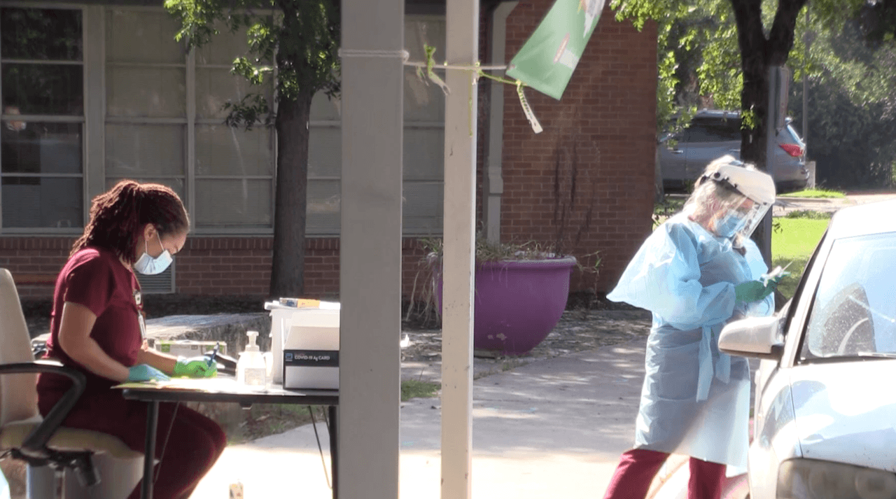 Austin ISD organiza pruebas masivas de covid-19 antes del primer día de clases