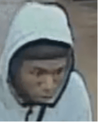 Buscan a hombres acusados de vestirse de mujer, robar en gimnasios e irse de compras en Georgia.