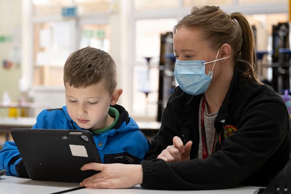 Varios distritos del condado de Bexar esperan por la nueva guía de la TEA ante la nueva orden del gobernador.