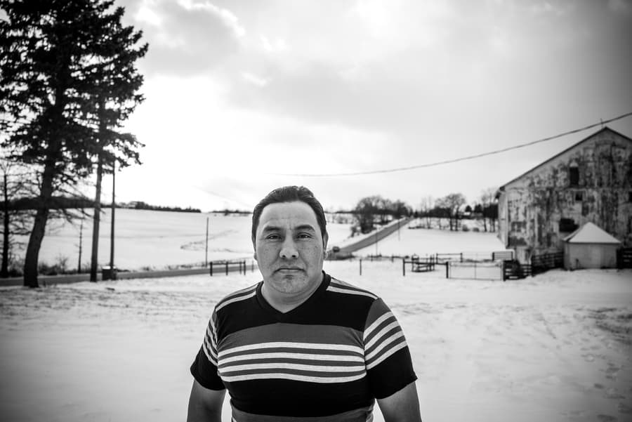 Después de que Juan Ixcoy lideró una serie de huelgas para exigir mejores sueldos y condiciones en la fábrica de Winesburg, Case Farms investigó su estatus migratorio y lo despidió.