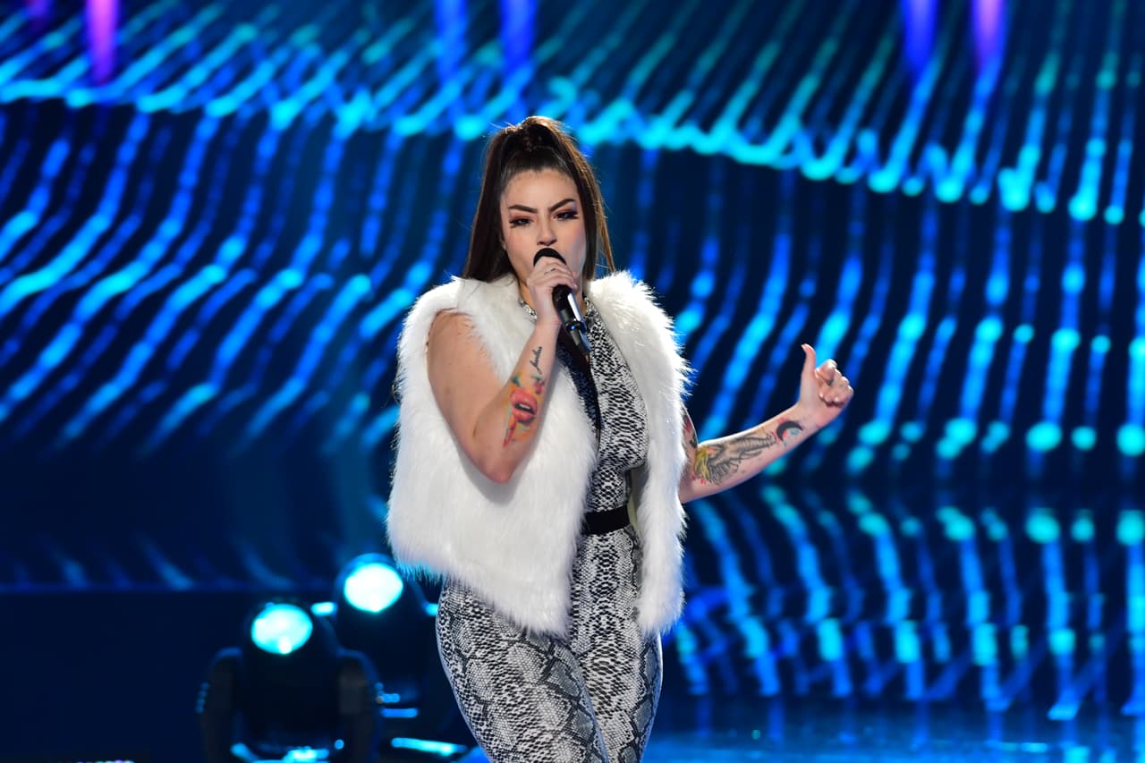 Mientras ella cantaba "You don't own me, I'm not just one of your many toys. You don't own me, don't say I can't go with other boys", en el rostro de Natti y Olga se podían ver sonrisas de aceptación.