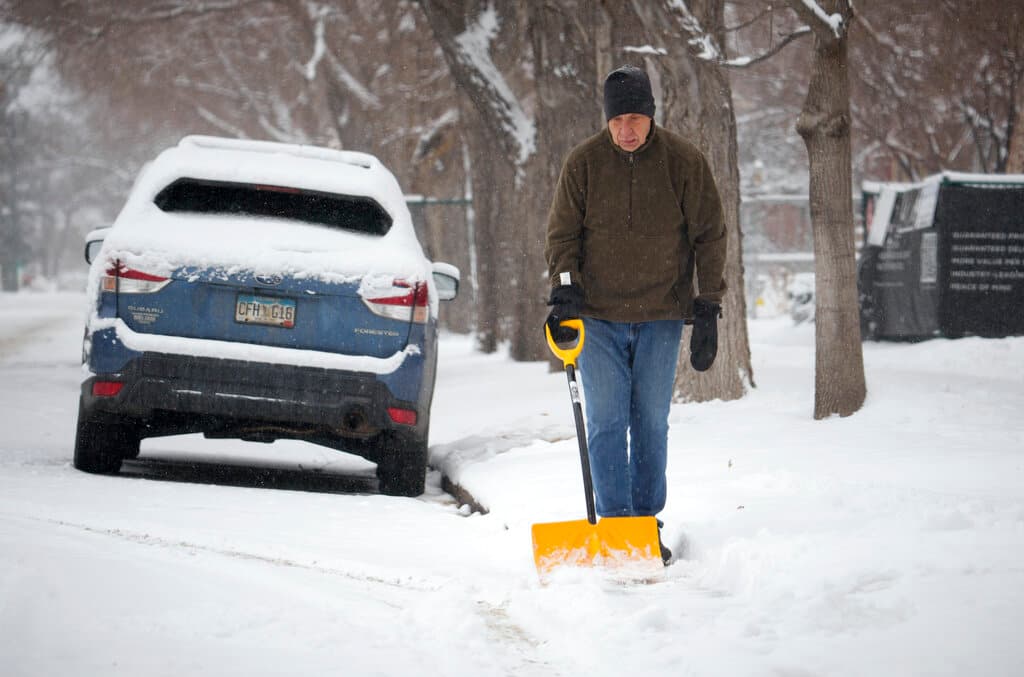 Ola de calor en el este y frío extremo en el oeste: la inusual combinación que ha puesto en alerta a casi 20 millones en EEUU 