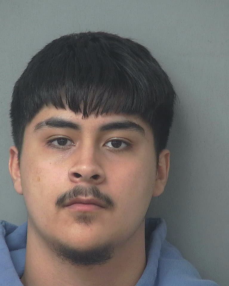 Jonathan Cuellar, de 20 años.