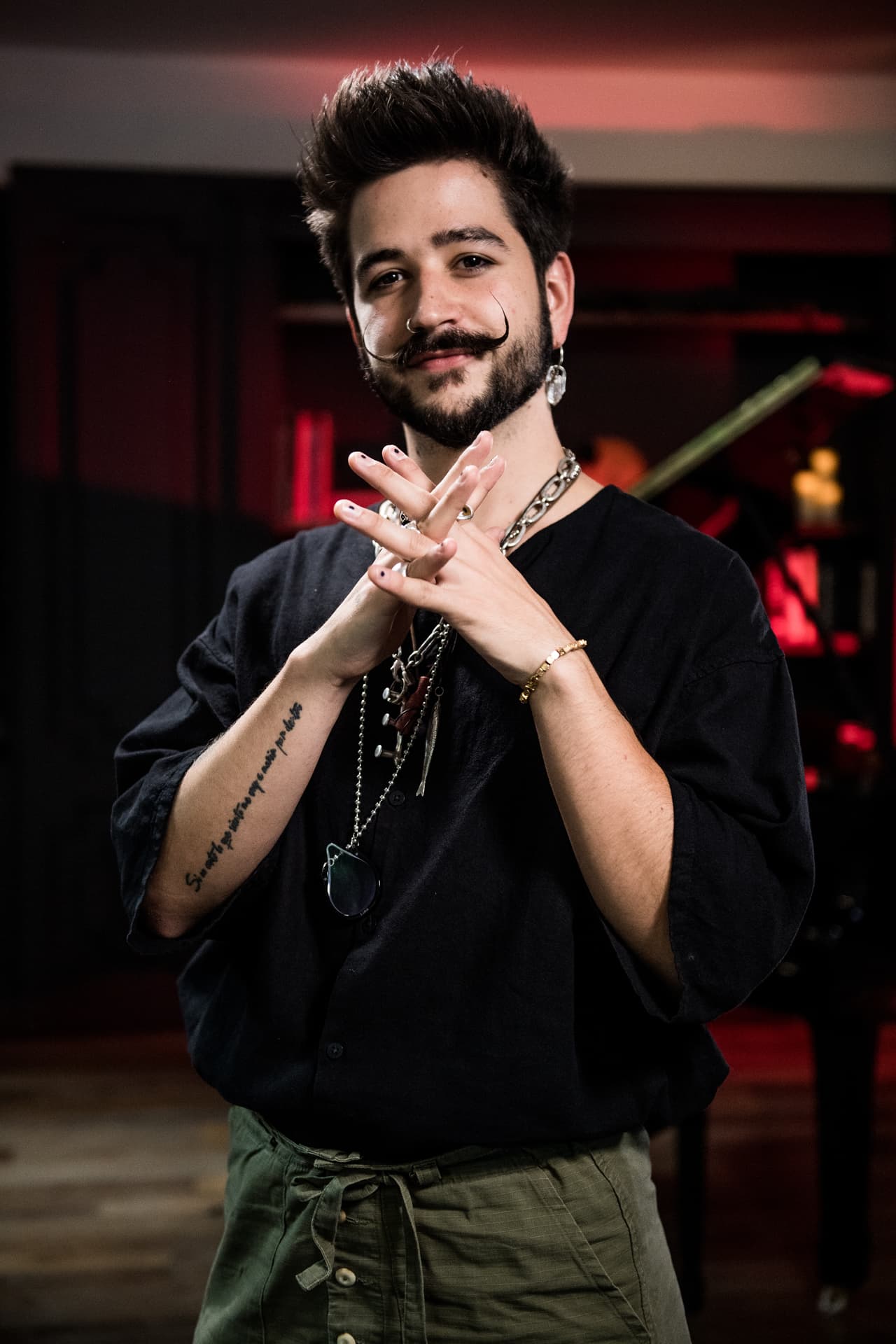 <b>Su mayor miedo como artista es olvidar su propósito: </b>
<br>
<br>“Me da miedo pensar que todo esto me pasa porque soy muy chévere, y ver hasta donde puedo llegar. No quiero que me pase lo que le pasa a todos los artistas de los que leo, las biografías que he leído, los documentales que he visto, que de repente dejan de disfrutarlo.No quiero que me pase eso nunca."