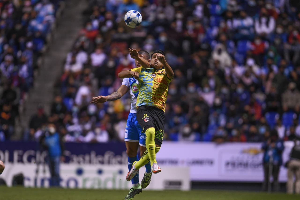 La primera parte fue para Puebla. Los camoteros llegaron a línea final en más de tres ocasiones claras de gol, pero la falta de tino y la ansiedad de los delanteros evitaron inaugurar el marcador.