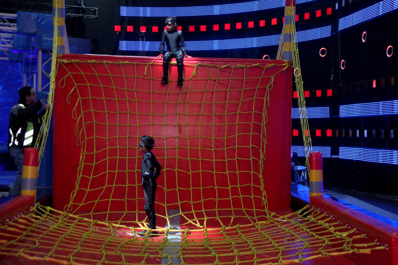 El niño que recorra la pista en el menor tiempo será el ganador. La ruta cambiará domingo a domingo.