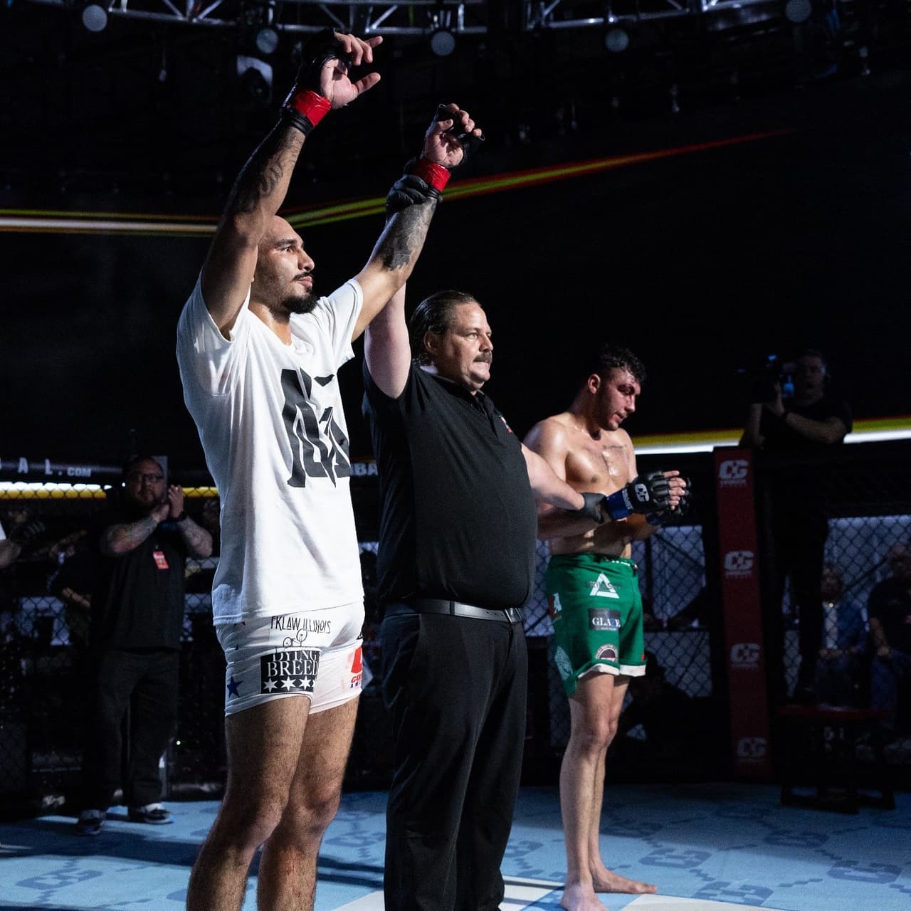 De Chicago a La Jaula: Georgie Medina cautiva Combate Global con su viejo estilo de pelea 