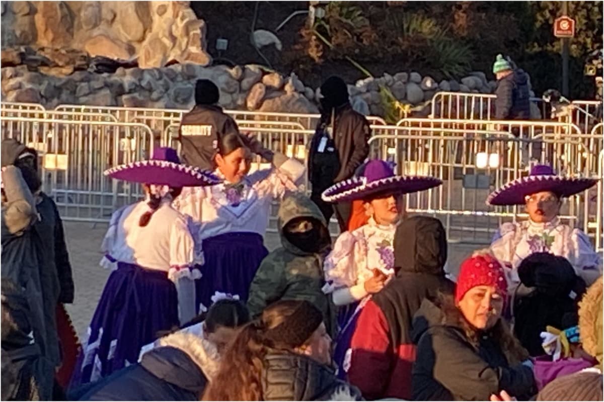 Todas las personas que llegan al Cerrito del Tepeyac en Des Plaines tienen un objetivo en común, agradecer a la Virgen de Guadalupe por los milagros concedidos y celebrar este gran día.