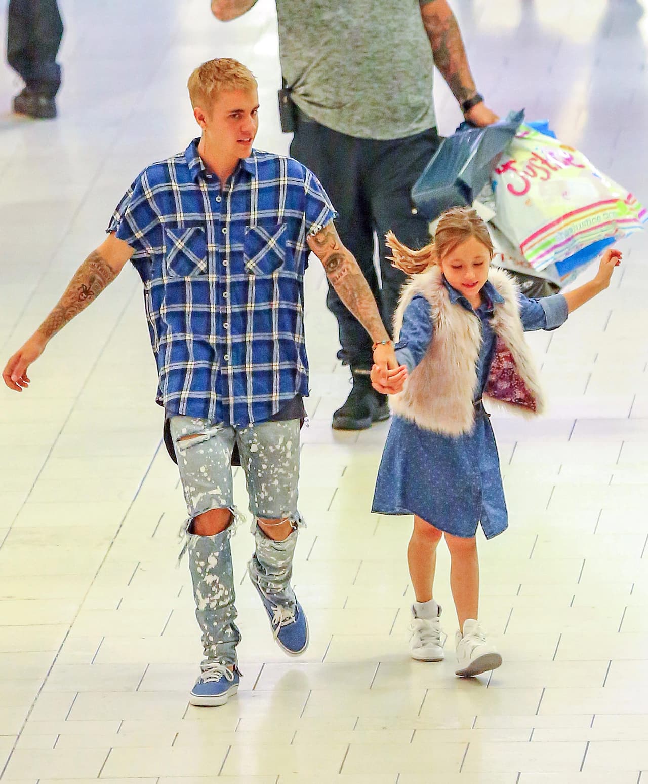 Ellos son los hermanitos más unidos y se llevan increíble.