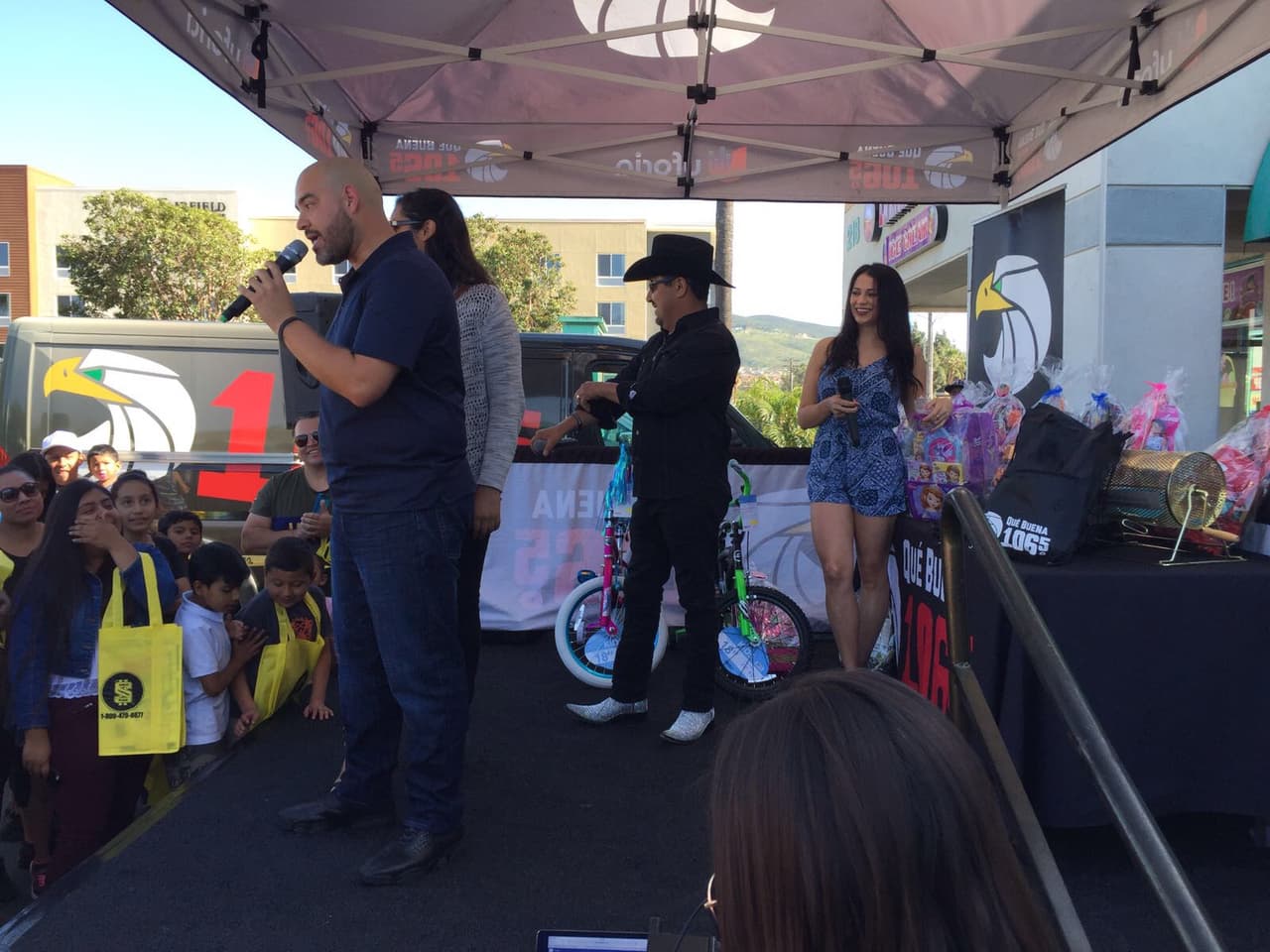 Raúl 'El Pelón', Carla Medrano y El Feo se enamoraron del cariño por parte de sus seguidores en San Diego.