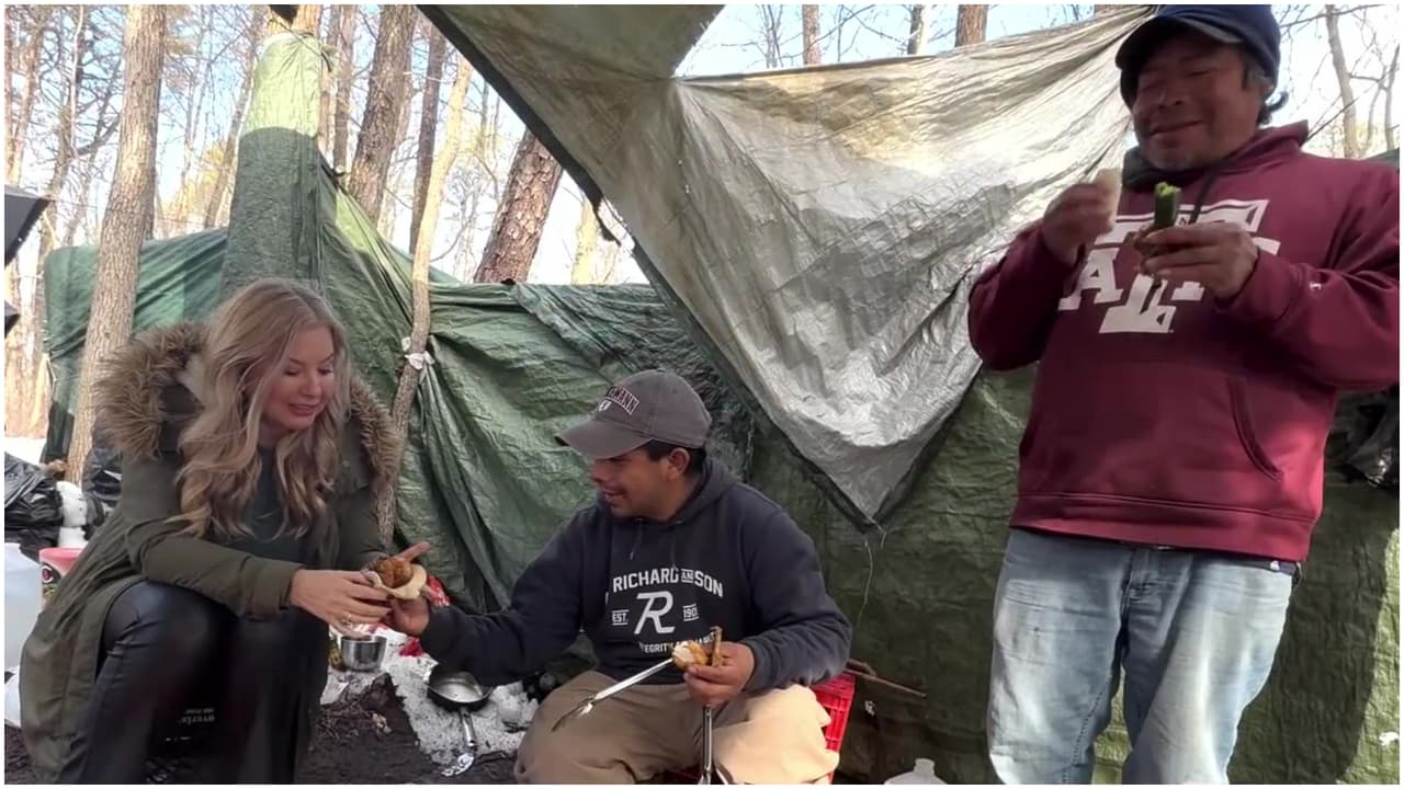 Cuidan jardines de mansiones millonarias, pero viven en carpas entre los pinos de los Hamptons