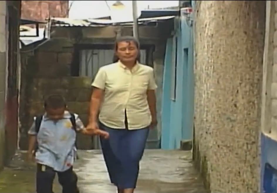 “Estamos esperando que nos responda el actual presidente (Nayib Bukele)”, dice Aguillón, quien está decidida a no perder la fe y hace un llamado abierto al pueblo salvadoreño 
<b>para que se apiaden de la situación de Numan y puedan donar. </b>
<br>