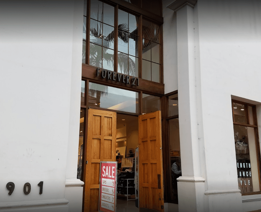 En el número 901 de la calle State, Santa Barbara, CA 93101.