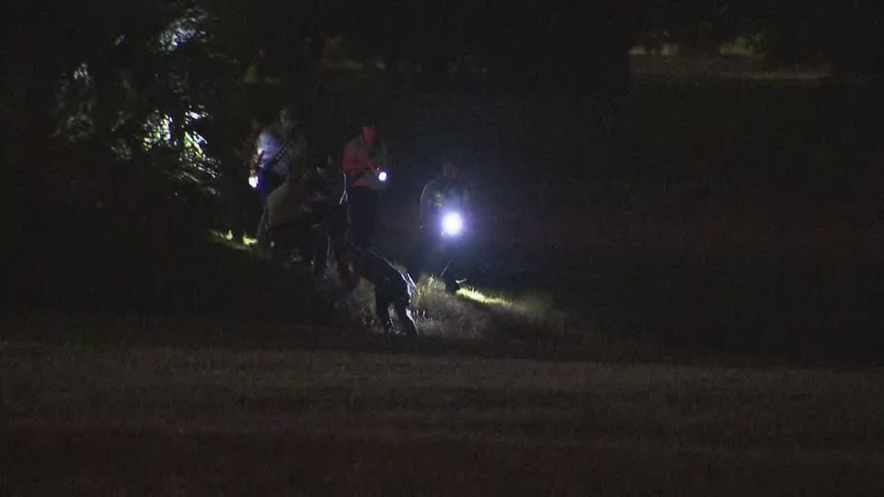 Policía de Miami-Dade investiga el hallazgo de un cadáver flotando en un lago del noroeste del condado