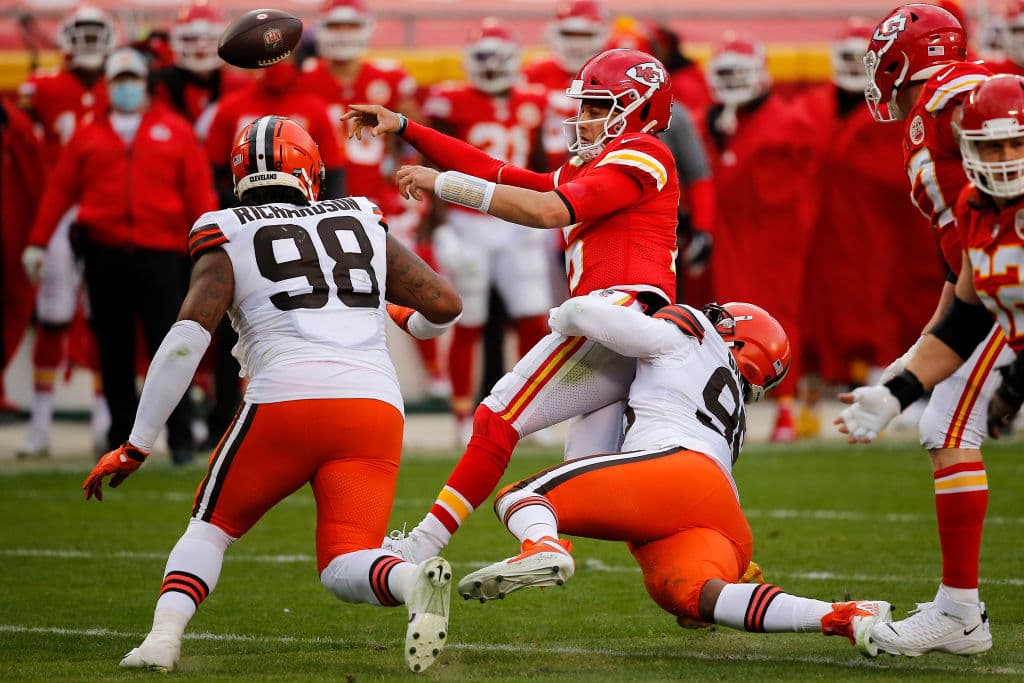 Los Kansas City Chiefs demuestran porque fueron el mejor equipo de la temporada y consiguen una sufrida victoria de 17-22 sobre los Cleveland Browns.