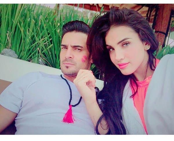 Lástima que su corazoncito ya tenga dueña.