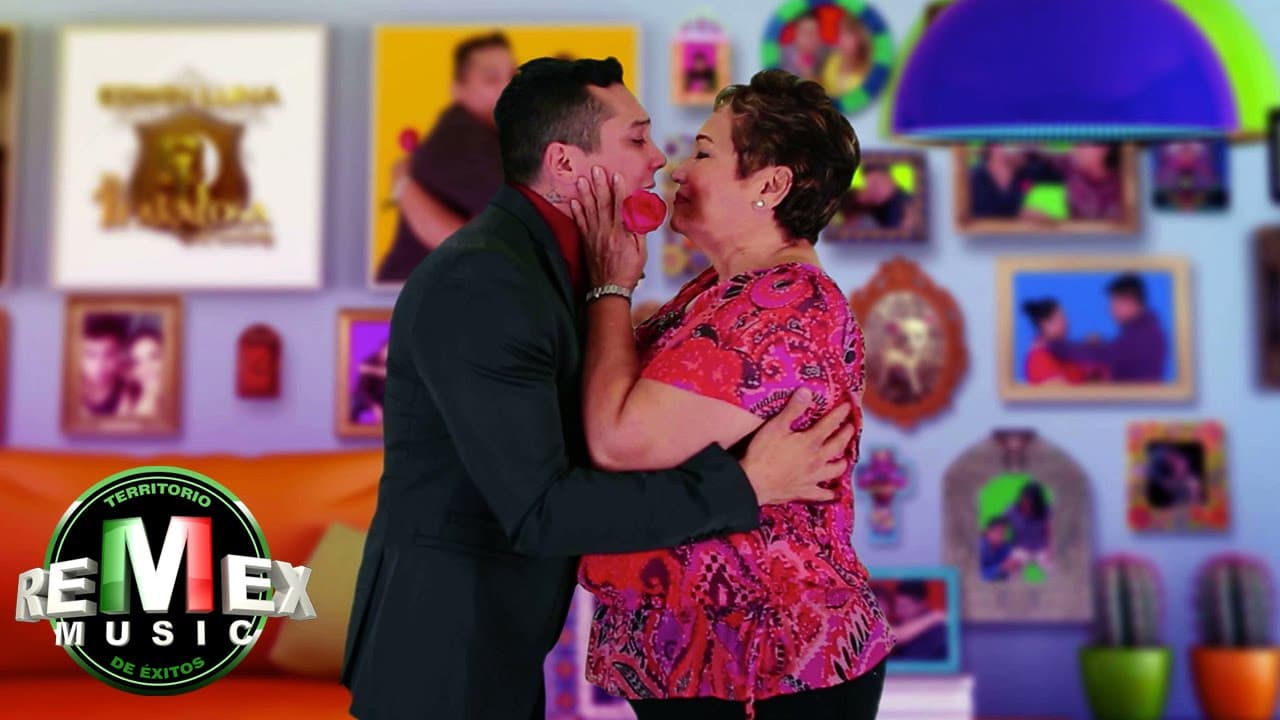 Gruperos felicitan a mamá en su día