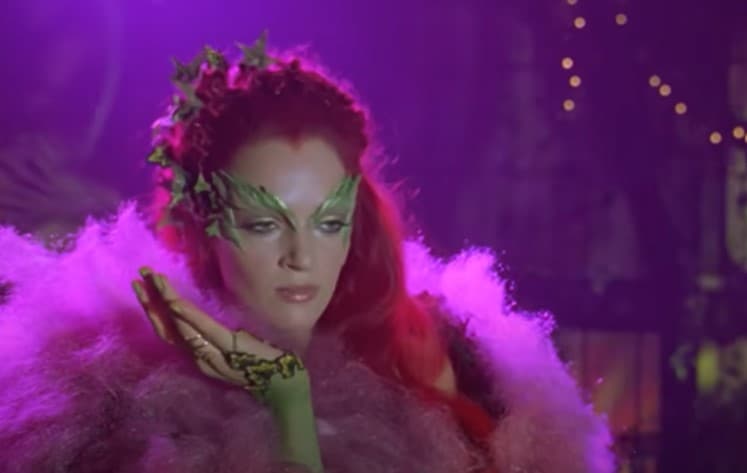 <b>Uma Thurman en 'Batman and Robin'</b>
<br>En 1997 Uma Thurman dio vida a Hiedra Venenosa en ‘Batman & Robin’, una villana del universo de DC que usaba sus encantos físicos para vencer a sus enemigos. Se carcterizaba por su personalidad seductora y por tener una gran obsesión por la botánica.