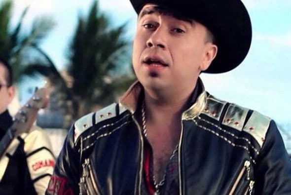 Asesinato de Tito Torbellino: En Mayo, Arizona se vistió de luto para despedir a Tito Torbellino, el famoso cantante de música regional mexicana originario de Phoenix quien fue asesinado en Sonora. Torbellino revolucionó la música regional mexicana con su ritmo lleno de energía y corridos alterados, dejando a miles de fanáticos llorando su ausencia.