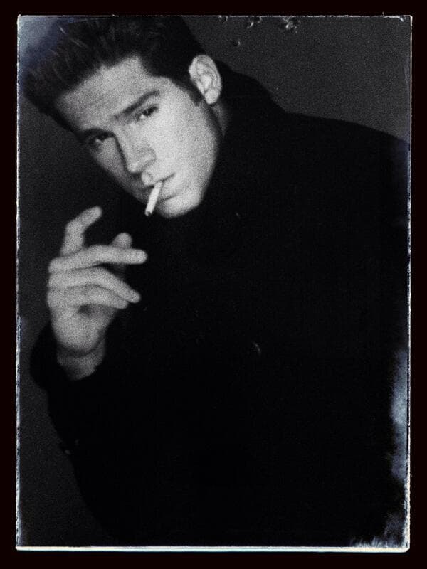 Y consiente sus fans con las fotografías que comparte en las redes sociales. ¡Papacito!