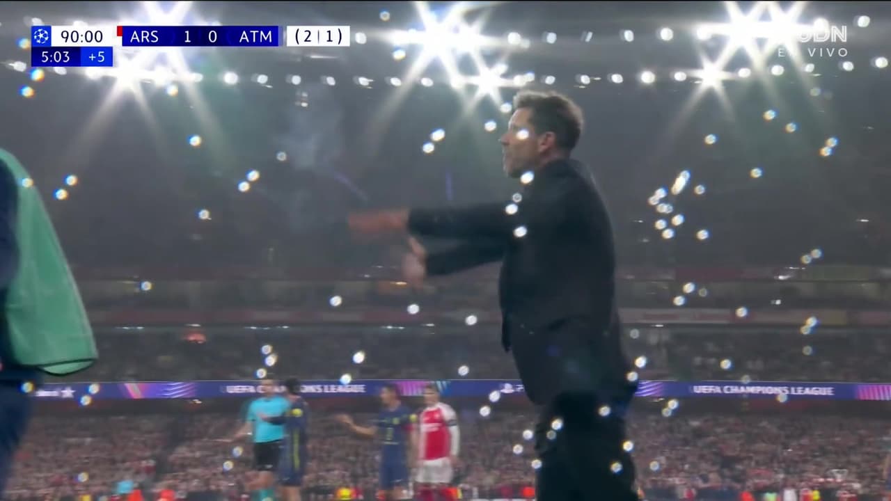 Bronca: ¡El Cholo se calentó y se armó la bronca en la recta final!