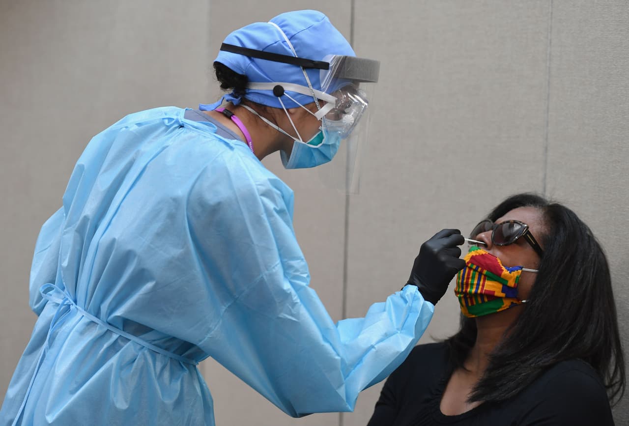 <b>20 de abril de 2020 | </b>La
<b> </b>Corte Suprema 
<b><a href="https://www.univision.com/noticias/inmigracion/corte-suprema-tendra-en-cuenta-el-aporte-de-dreamers-en-la-lucha-contra-el-covid-19-para-decidir-sobre-daca">acoge una moción presentada por el dreamer Martin Jonathan Batalla Vidal</a></b>, la cual esbozó los aportes realizados por cerca de 30,000 dreamers que, como trabajadores del sector de la salud, luchan contra la pandemia del coronavirus desde la primera línea de batalla.