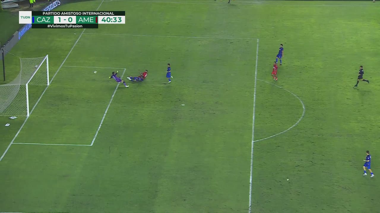 ¡Era el empate colombiano! Holgado encontró el pase pero no pudo rematar