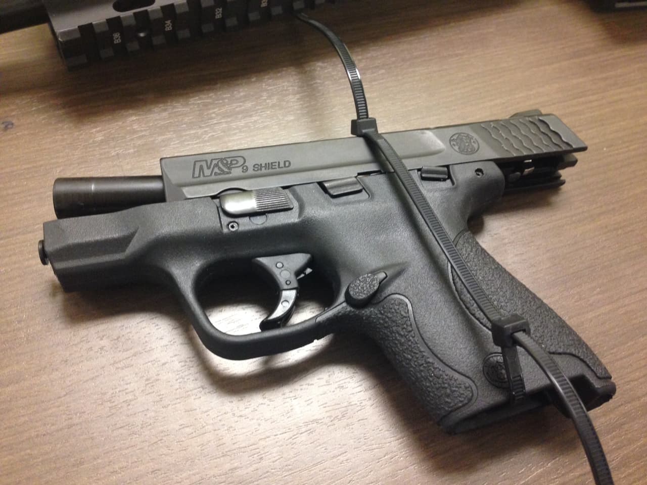 Entre lo decomisado en una residencia en Oxnard había una pistola calibre 9 milímetros.