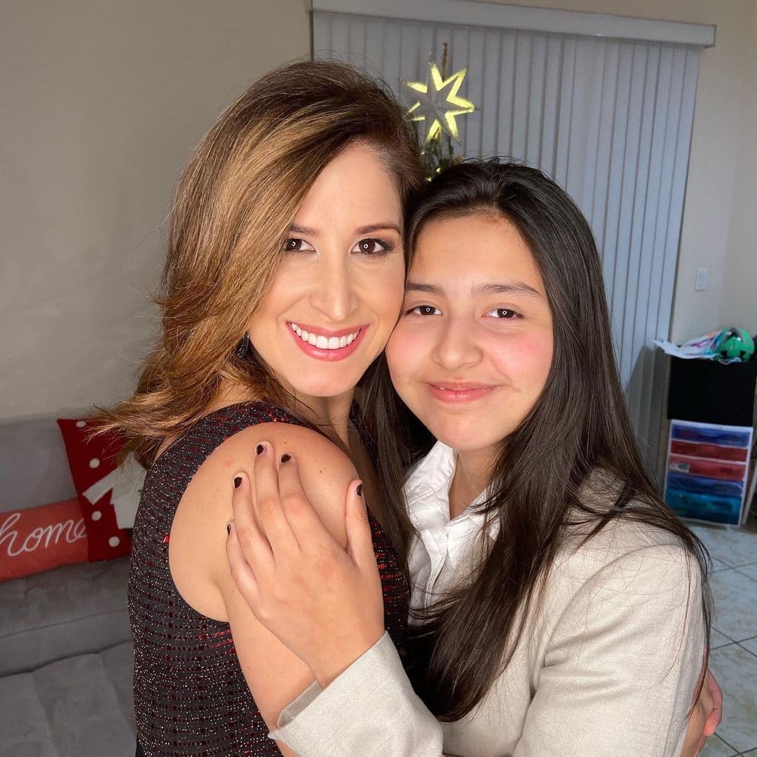 Elyangelica González recibió este año con mucha alegría y entusiasmo, pero también un poco de nostalgia por ver lo mucho que han crecido sus hijas.