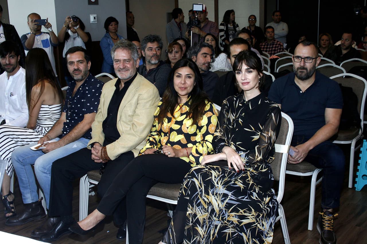 “Es ahora sofisticada, elegante, con una belleza enigmática, calculadora, sin límites morales. Al final logramos unas escenas bien peculiares en una Cuna de Lobos renovada”, reconoció emocionada la productora.